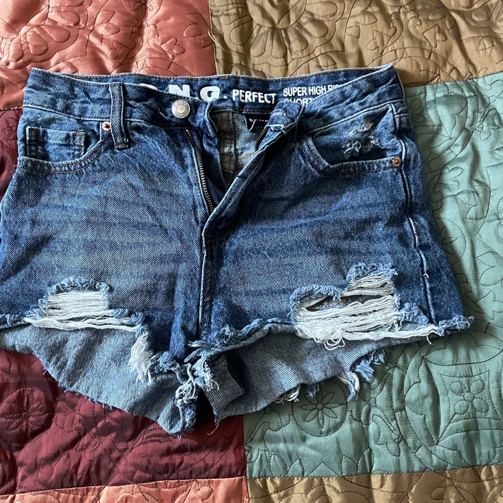 Medium Wash Highwasted Shorts